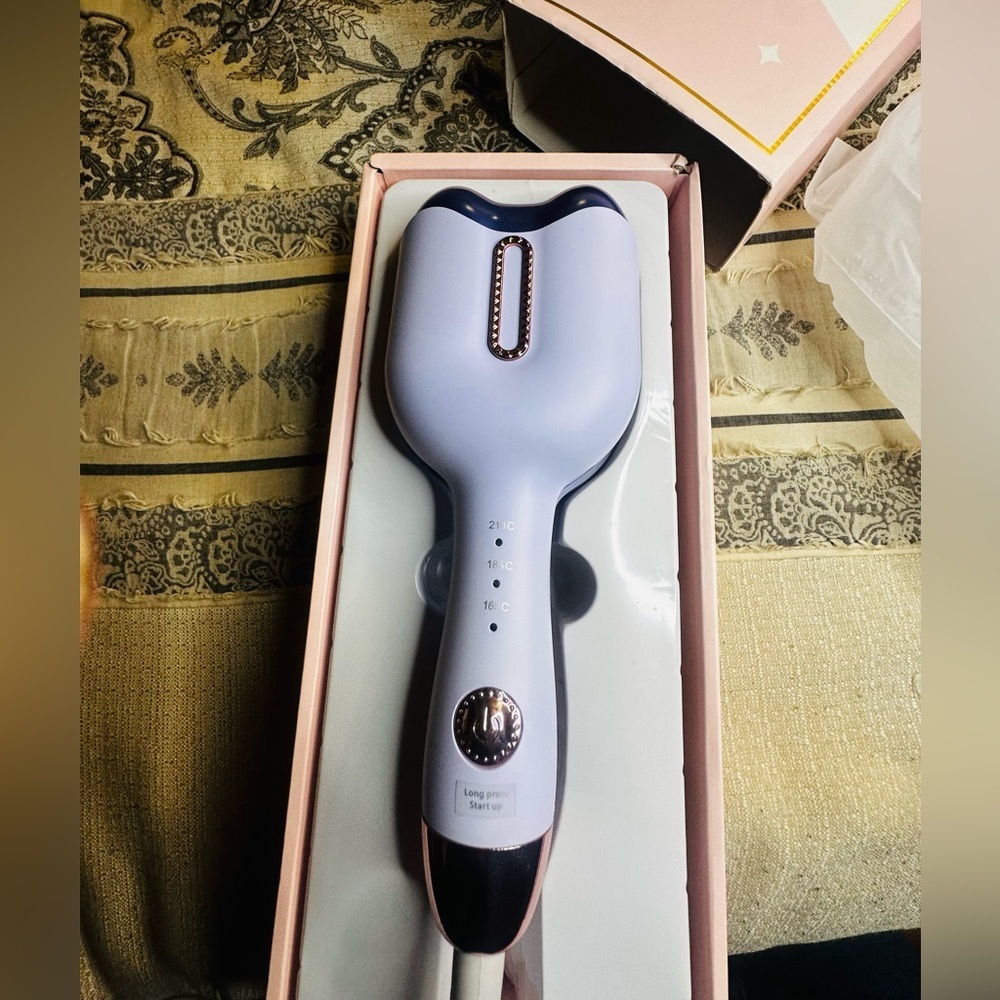 Pink Cat-Shaped Curling Wand